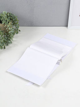 Фотоальбом на 100 фото 10×15 см «Белоснежный с бантом», в коробке, 4×22×23 см