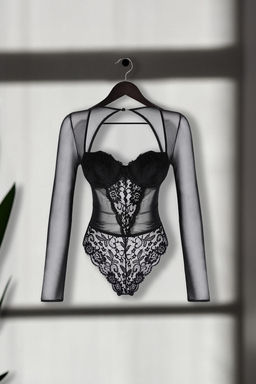TRENDYOLMILLA Siyah Dantelli Cut Out/Pencere Detayl? Kapl? Orme Body THMAW25BD00003