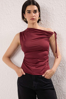 Trendyolmilla Siyah FItted Baglama ve Buzgu Detayl? Kolsuz Esnek Orme Bluz TWOSS25BZ00549  фото 2