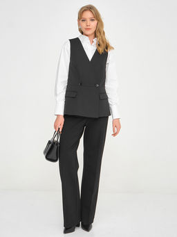 Жилет двубортный