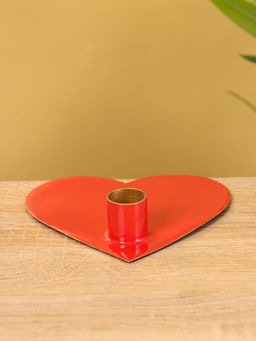 Подсвечник на 1 свечу в форме сердца Love is, 12.5×12.5×3 см, красный