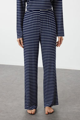 Trendyolmilla Lacivert Cizgili Gokkusag? Bask?l? Viskon Orme Pijama Tak?m? THMAW25PT00014 фото 13