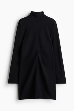 Vestido con mangas trompeta