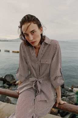 CAMISA SAFARI RAYAS / marron/blanco