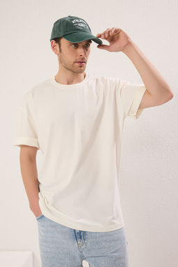 Ekru Oversize/Genis Kesim S?rt Hayvan Bask?l? %100 Pamuk T-Shirt TMNSS25TS00117