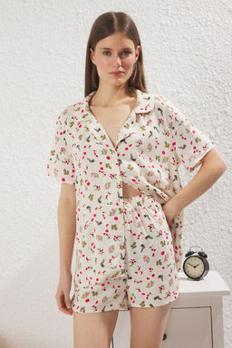 Trendyolmilla Cok Renkli Meyve Desenli Viskon Sortlu Dokuma Pijama Tak?m? THMSS25PT00307