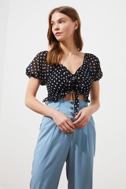 Siyah Baglama Detayl? Crop Dokuma Bluz TWOSS20BZ0332