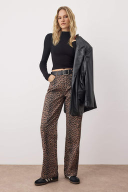 Cok Renkli Leopar Desenli Yuksek Bel Wide Leg Jeans TWOAW26JE00105