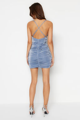 TRENDYOLMILLA Mavi Vucuda Oturan Astarl? Par?lt?l? Orme K?sa S?k Abiye Elbise TPRSS23EL00425  фото 6