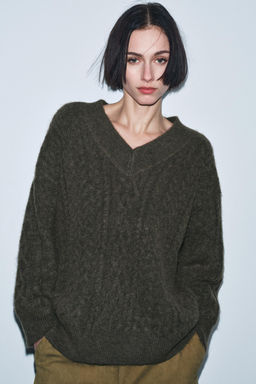 OVERSIZED CABLE KNIT JUMPER - Zara фото 2