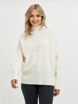 водолазка женская из шерсти в молочном цвете