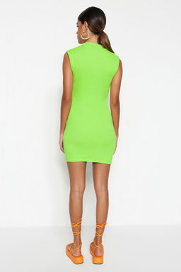 TRENDYOLMILLA Siyah Vucuda Oturan Bisiklet Yaka Mini Fitilli Esnek Orme Kalem Elbise TWOSS22EL2819 фото 5