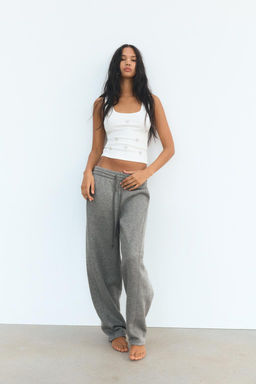 SHINY PLUSH TROUSERS - Zara фото 2