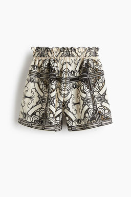 Pantal?n corto paper bag con bordado