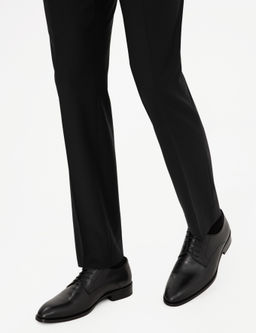 Черные классические туфли