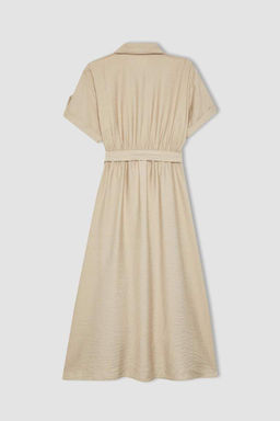 Льняное платье-миди с рубашечным воротником и поясом с короткими рукавами - Defacto фото 11