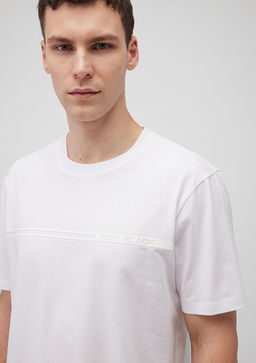 Bask?l? Beyaz Tisort