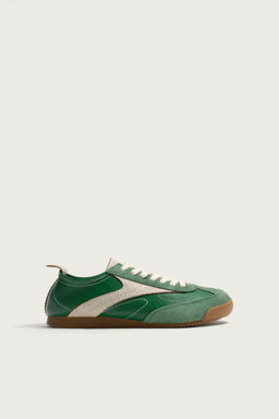 ZAPATILLA ESTILO RETRO DETALLES PIEL / Verde