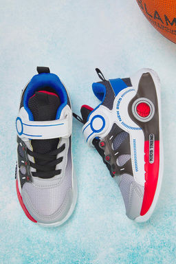 Gri Renk Bloklu C?rt Bantl? Ve Bagc?kl? Erkek Cocuk Kids Spor Ayakkab?
TAKAW26SN00009