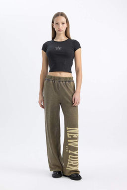 Крутая приталенная футболка в рубчик с короткими рукавами и вышивкой - Defacto фото 2