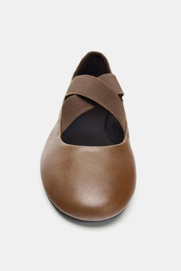 LEATHER BALLERINA SHOES WITH ELASTICATED CROSSOVER STRAPS - Zara фото 8