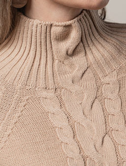 Свитер фактурной вязки с узором косы - Vilatte фото 2