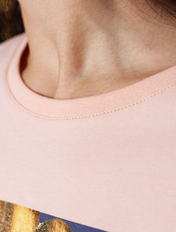 Свободная футболка с принтом из премиального хлопка с эластаном - Vilatte фото 3