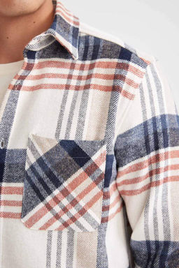 Фланелевая рубашка стандартного кроя с воротником поло и длинными рукавами в клетку - Defacto фото 5