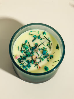 Ароматическая свеча в стакане Aroma botanical, сухоцветы зелень, роза, 7.5×7.5×5 см