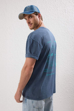 Trendyolmilla Man Yesil Oversize/Genis Kesim Eskitme/Soluk Efekt Galaksi Bask?l? T-Shirt TMNSS25TS00076  фото 11