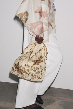 EMBROIDERED DETAIL TOTE BAG EMBROIDERED DETAIL TOTE BAG