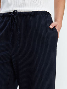 Beli Lastikli ?izgili Kad?n Pantolon