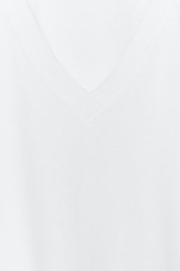 CAMISETA ESCOTE PICO ALGOD?N / Blanco - Zara фото 8