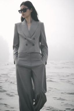 CROPPED DOUBLE-BREASTED BLAZER