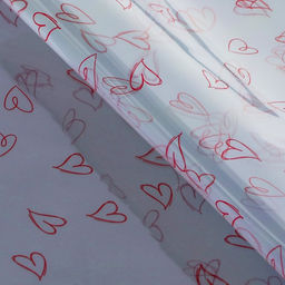 Цена за 20 шт. Пленка для цветов и букетов, в листах глянцевая, 57?572 см, красные сердца, 50 мкм