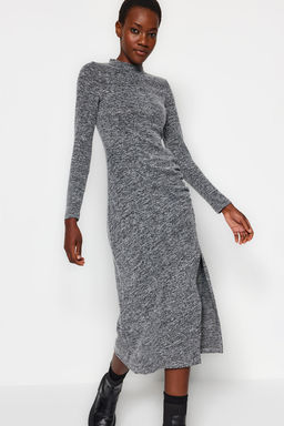Antrasit Bisiklet Yaka Yumos Midi Y?rtmacl? ve Buzgu Detayl? Fitted Orme Elbise TWOAW24EL00246