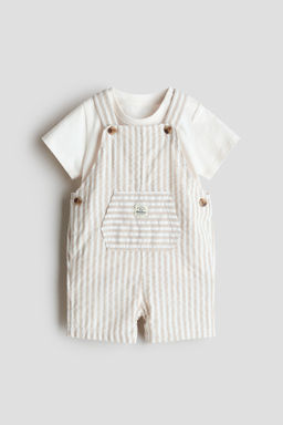 Conjunto de peto corto y camiseta