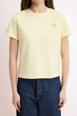 Sar? Regular/Normal Kal?p K?sa Kollu Nak?sl? Tok %100 Pamuk Orme T-shirt TWOSS26TS00232 - Trendyolmilla фото 3