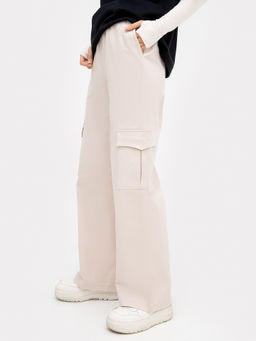 Свободные брюки карго молочного цвета с тесьмой в поясе молочный 182447 - Mark formelle фото 2