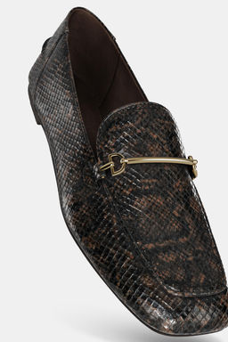 EMBOSSED LOAFERS WITH BUCKLE - Zara фото 2