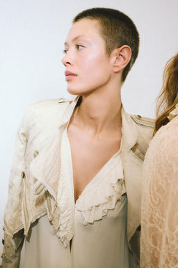 ZW COLLECTION LIMITED EDITION FLOWING RUFFLED SHIRT - Zara фото 2