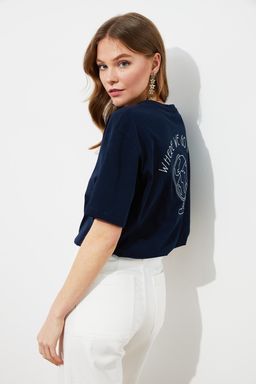 Lacivert %100 Pamuk S?rt Nak?sl? Relaxed/Genis Rahat Kesim Bisiklet Yaka Orme T-Shirt TWOSS20TS0121