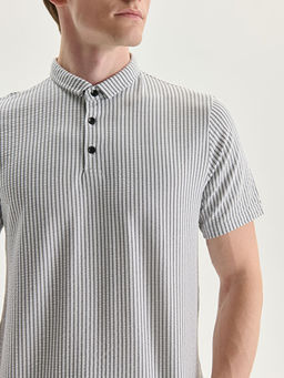 Hakim Yaka K?sa Kollu Erkek Dokulu Ti??rt