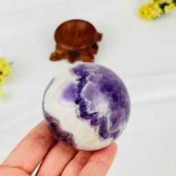 Шар из шевронного Аметиста на подставке