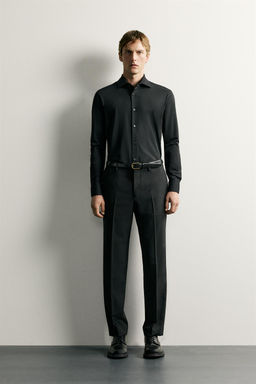 CAMISA REGULAR FIT ESTRUCTURA / Negro