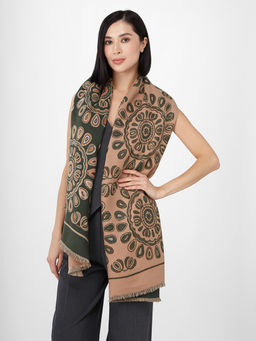 В составе ШЕРСТЬ и КАШЕМИР Большой, мягкий, теплый однотонный двусторонний палантин.