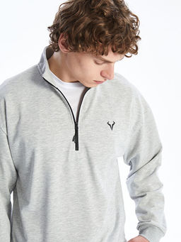 Dik Yaka Erkek Sweatshirt