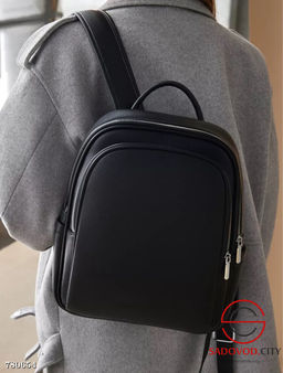 Женский вместительный рюкзак