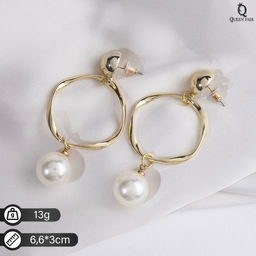 Серьги с жемчугом Нежность круг с бусиной, цвет белый в золоте