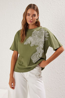 Haki Aksesuar Detayl? Oversize/Genis Kal?p Orme T-Shirt TWOSS25TS00045